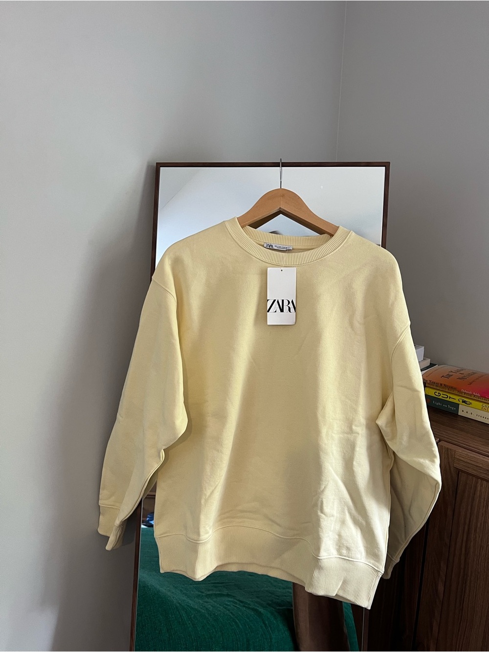 ZARA Crewneck Sweater in Light Lemon